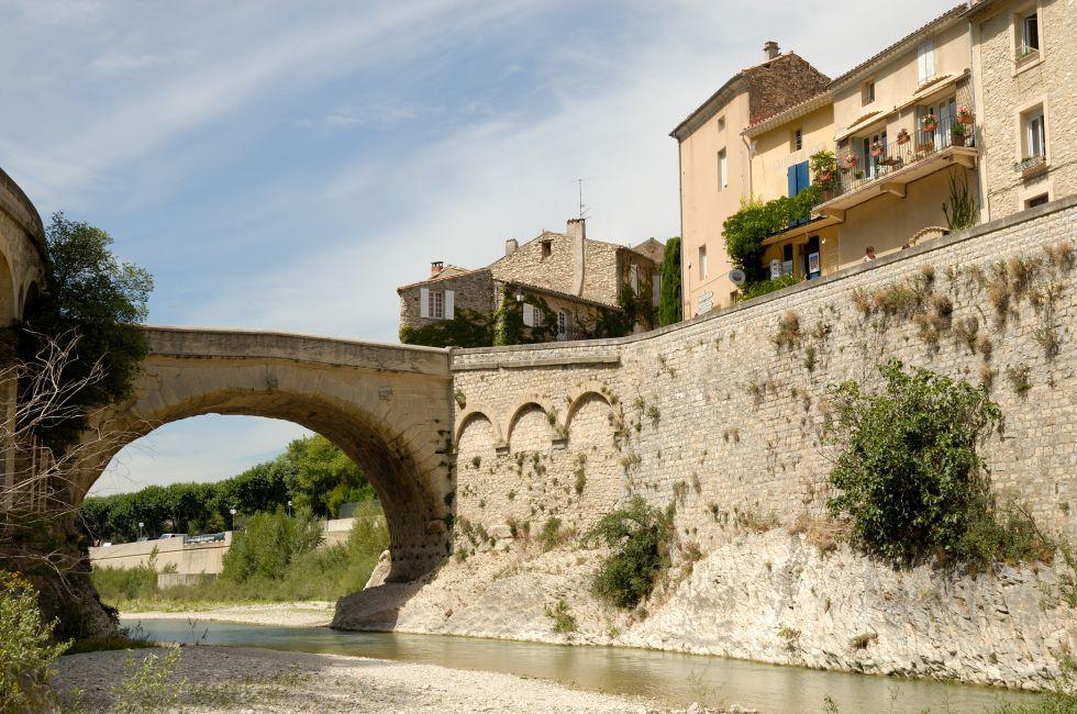 Roman bridge in Vaison la Romaine, France; 