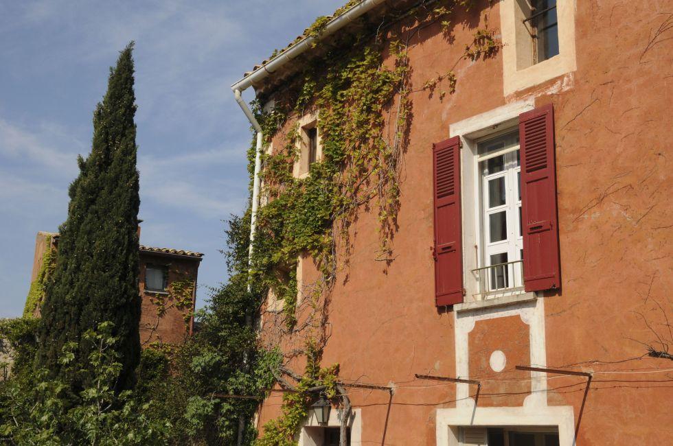 France, the village of Roussillon in Provence; 