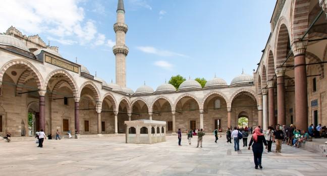 Courtyard, Mosque, Suleymaniye Camii, Istanbul, Turkey