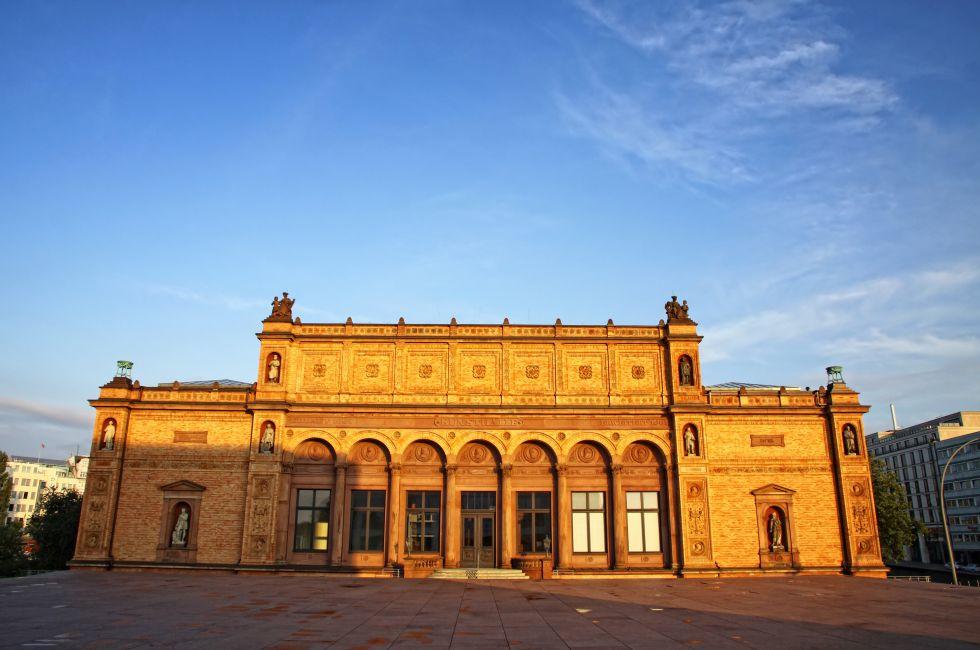 Building of Hamburger Kunsthalle - famous art museum in Hamburg, Germany, created in 1869.