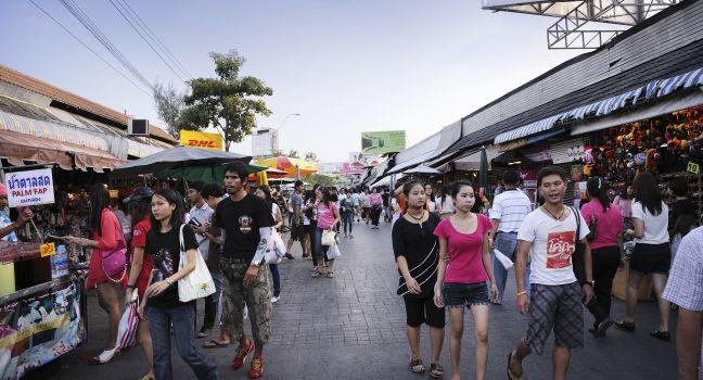 Crowd, Chatuchak Weekend Market, Dusit, Dusit and Northern Bangkok, Bangkok, Thailand, Asia.