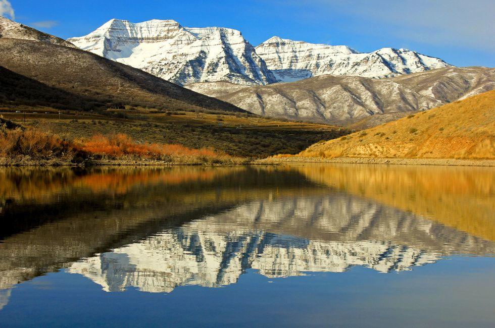 Autumn timpanogos reflection, Utah, USA.
