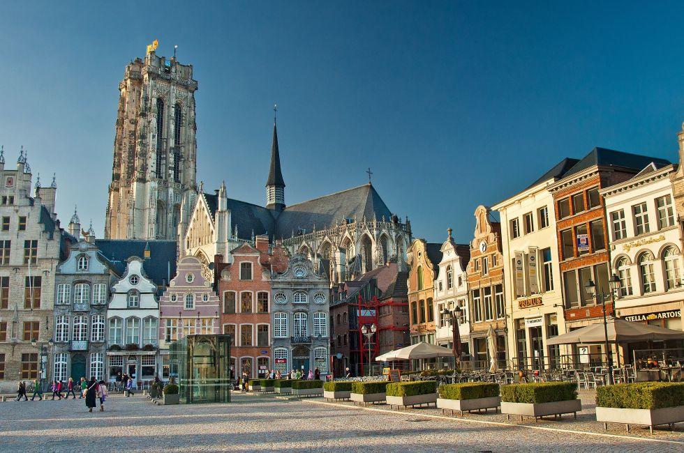 MECHELEN , BELGIUM - FEBRUARY 4: View of the Grote Markt, February 4, 2013, Mechelen, Belgium. Population of Mechelen 80 thousand people, in Belgium it is included into number of 15 largest cities.