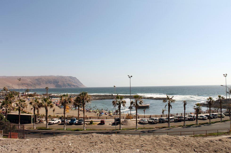 ARICA, CHILE - DECEMBER, 28: Unidentified tourists enjoy beach in a sunny day in Arica on December 28, 2012 in Arica, Chile.