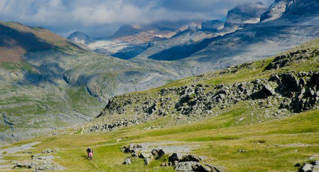 Hikers, Spanish Pyrenees, Ordesa and Monte Perdidno National Park, Spain