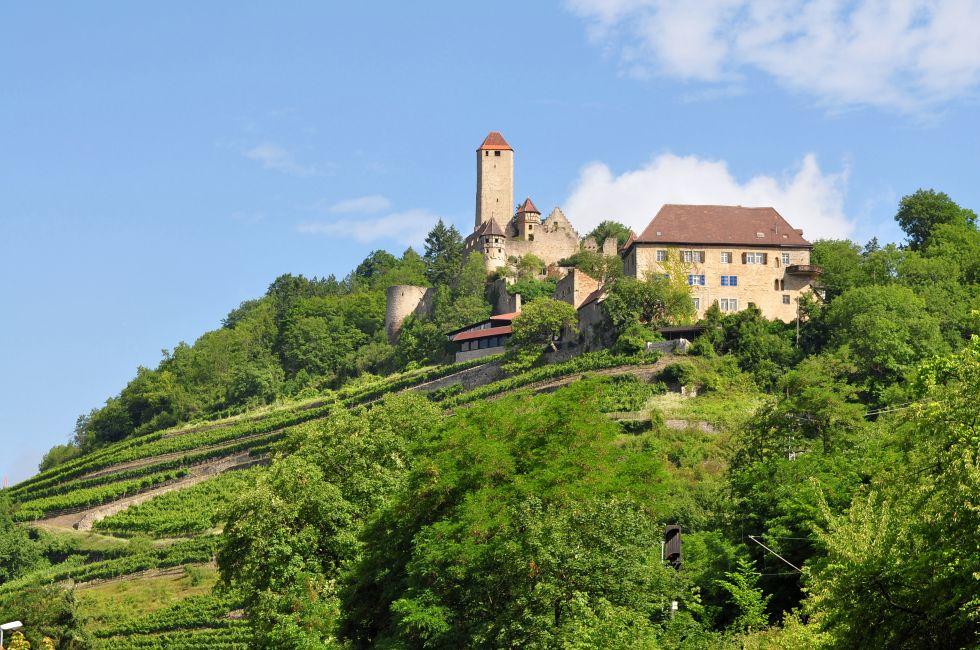 Burg Hornberg is a partially ruined castle located on a steep outcrop above the Neckar valley above the village Neckarzimmern, between Bad Wimpfen and Mosbach.