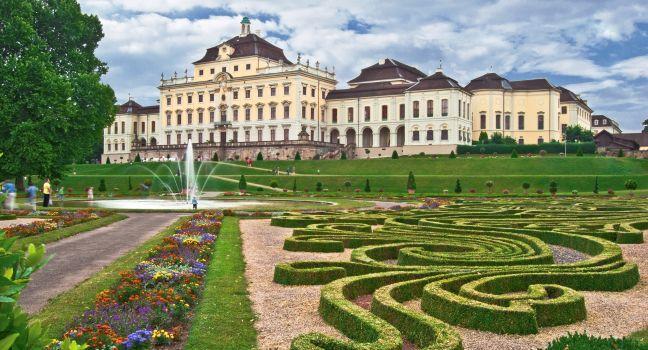 The &quot;Residenz&quot; palace in Ludwigsburg, Germany with baroque garden; 