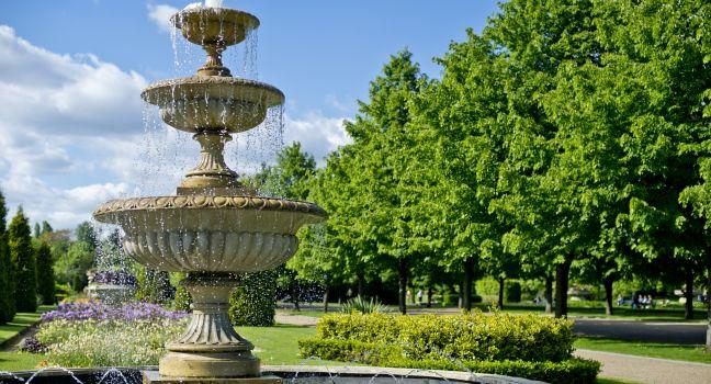 Fountain, Avenue Gardens, Regents Park, Regent's Park and Hampstead, London, England.