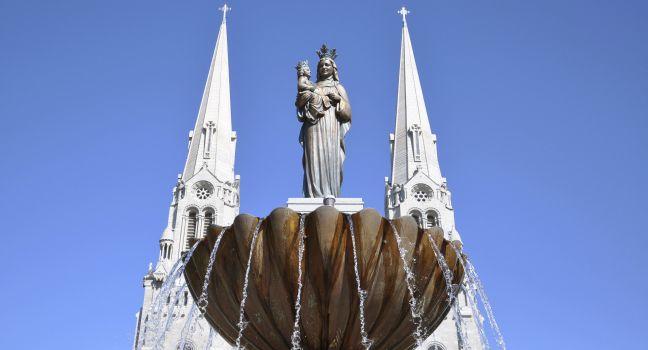 Basilica of Sainte-Anne-de-Beau pre, Quebec, Canada; Shutterstock ID 132297068; Project/Title: Top 200 Destinations
