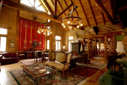 Lodge at Red River Ranch, Outside the Park